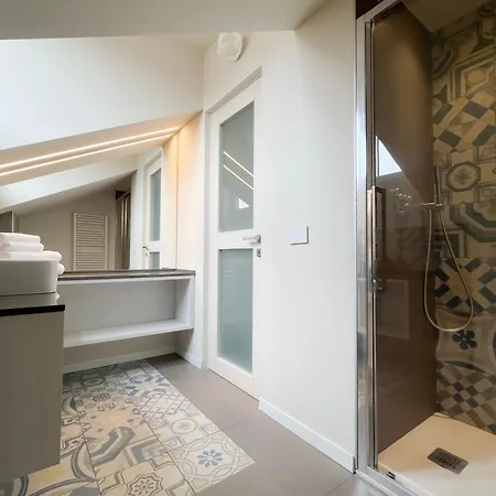 Appartement Comecasa 10 Minutes Walk From Duomo 2 Bedroom Milaan