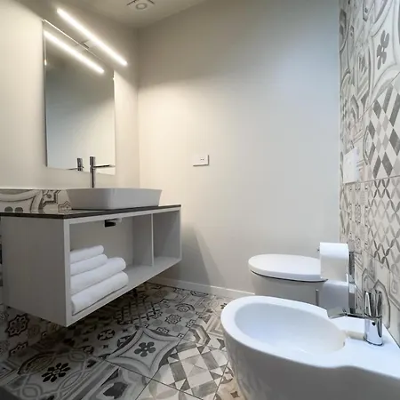 Comecasa 10 Minutes Walk From Duomo 2 Bedroom Appartement Milaan