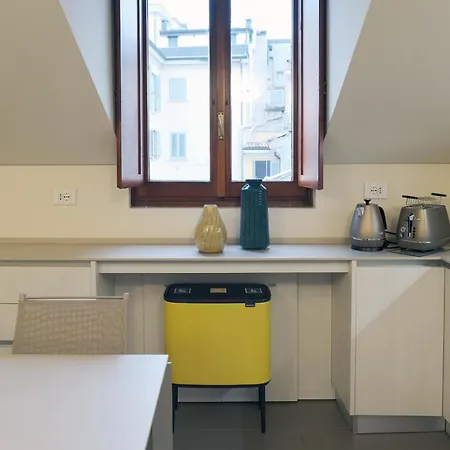 Appartement Comecasa 10 Minutes Walk From Duomo 2 Bedroom Milaan